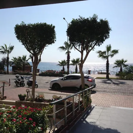 Alanya Merkezde Denıze Sifir Günlük-Haftalik Kıralik Daıreler Apartamento
